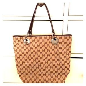 Gucci tote.  Great condition.  Clean and pretty
